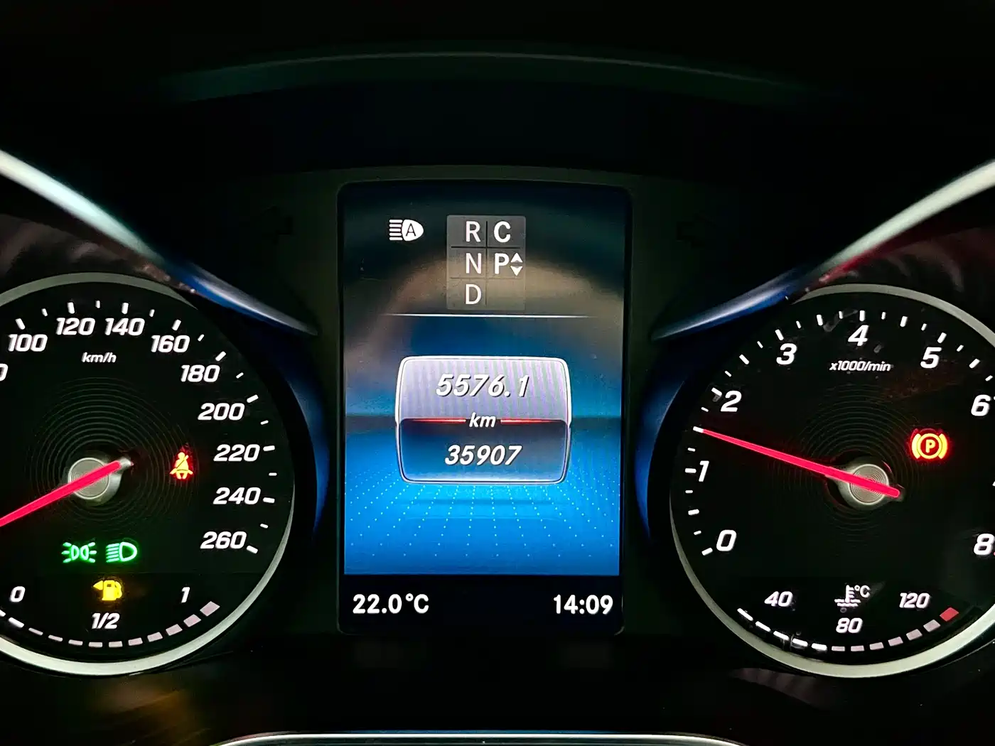 Mercedes-Benz V-Class 2022 V 260 L Long Wheelbase Luxury Edition фото 13