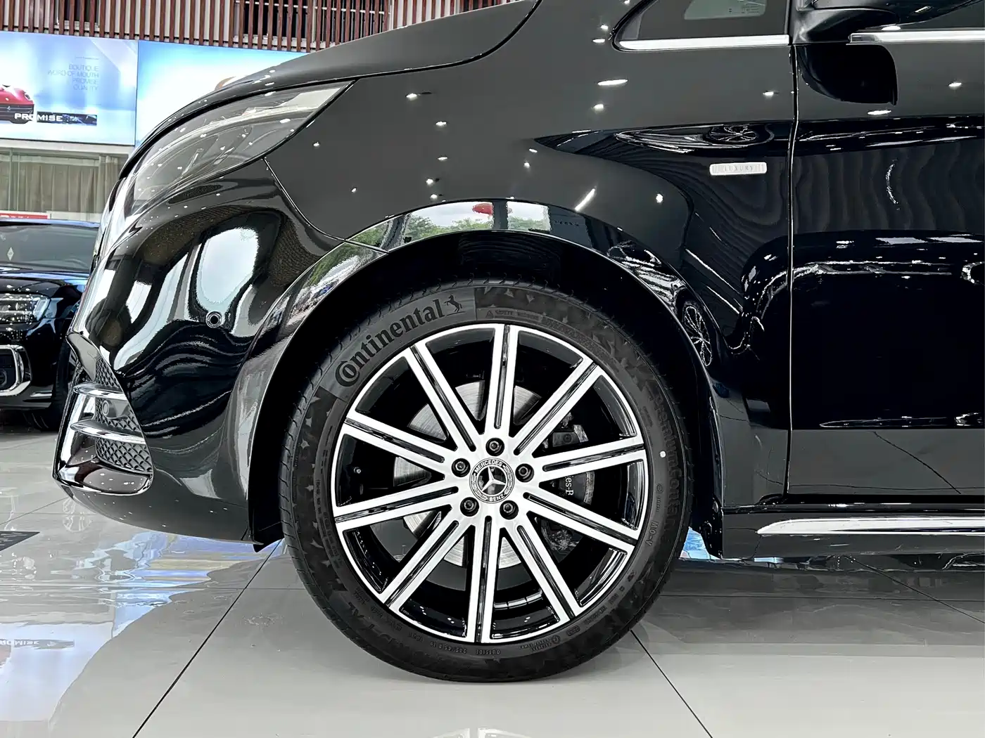 Mercedes-Benz V-Class 2022 V 260 L Long Wheelbase Luxury Edition фото 26