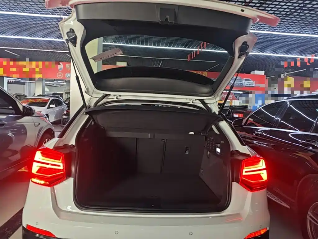 Audi Q2L 2019 2018 35 TFSI Launch Exclusive Edition China VI