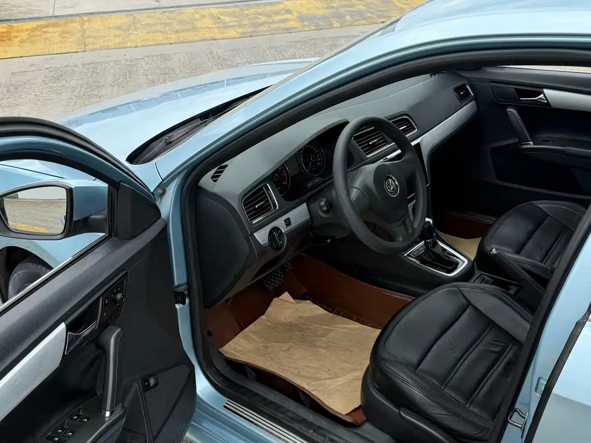 Фото 8 - Volkswagen Lavida