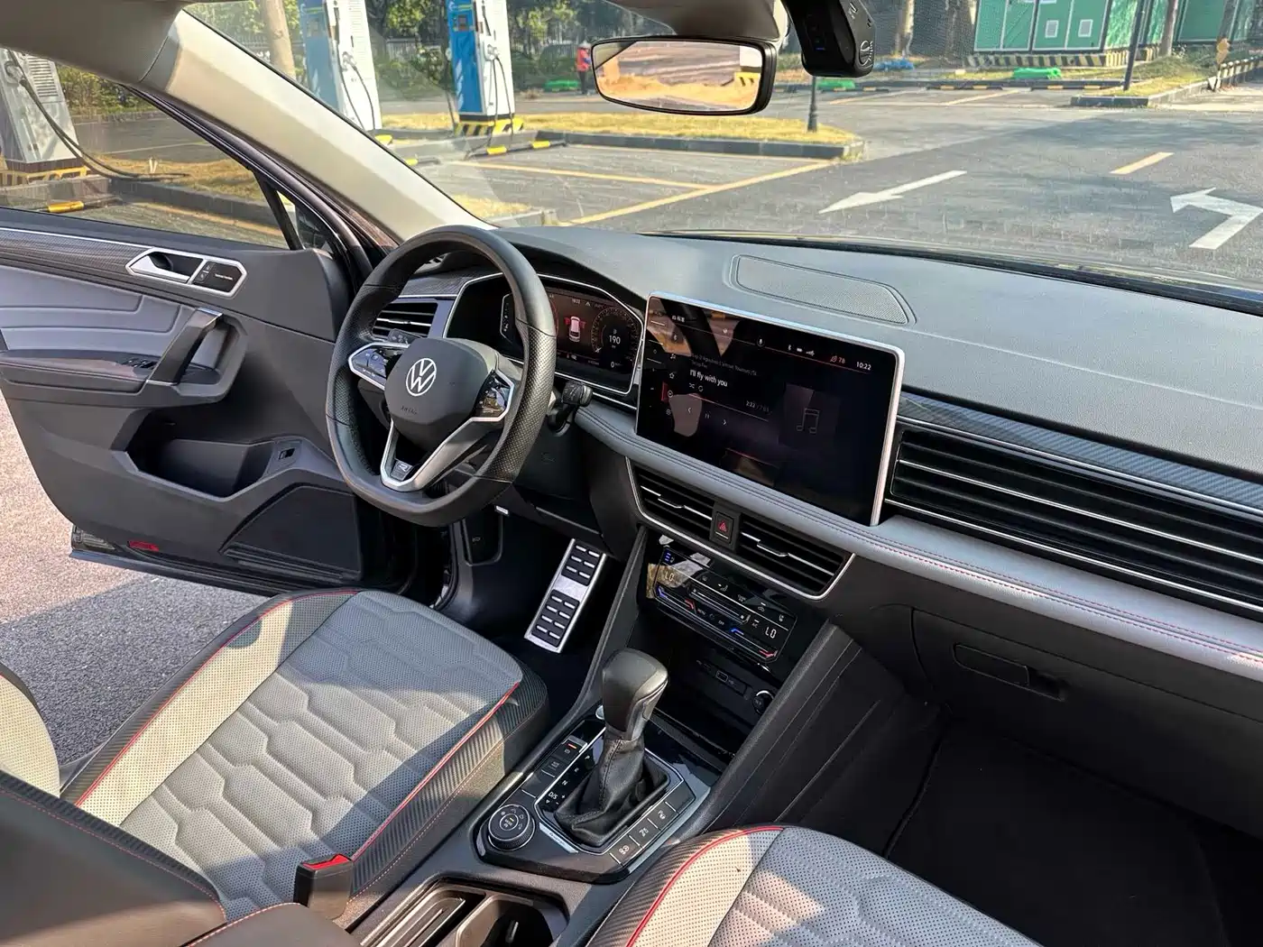 Volkswagen Tiguan L 2022 380TSI Automatic 4WD R-Line Flagship 7-Seater фото 12