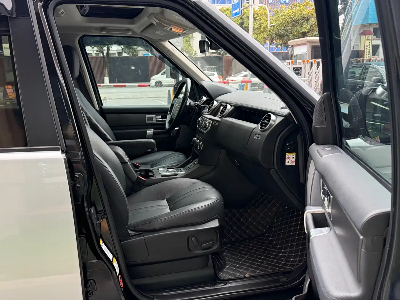 Land Rover Discovery 2016 3.0 SC V6 SE фото 7