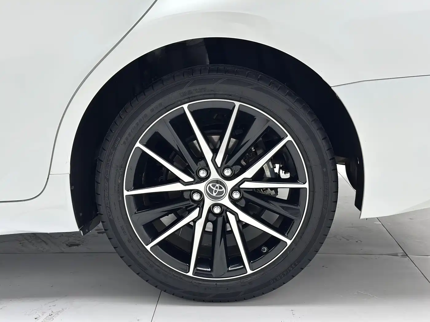Toyota Camry 2021 2.5S Feng Shang Edition фото 21