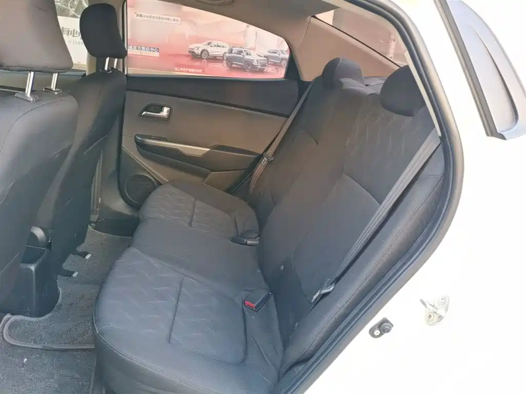 KIA K2