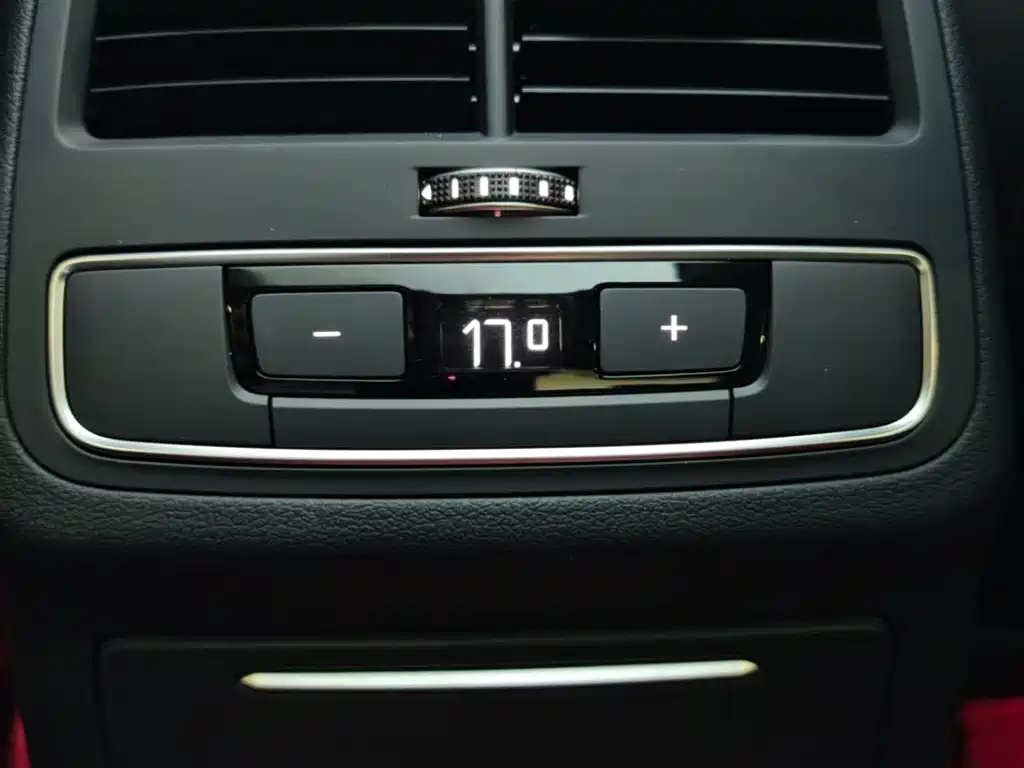 Audi A4L 2024 40 TFSI Luxury Dynamic фото 12
