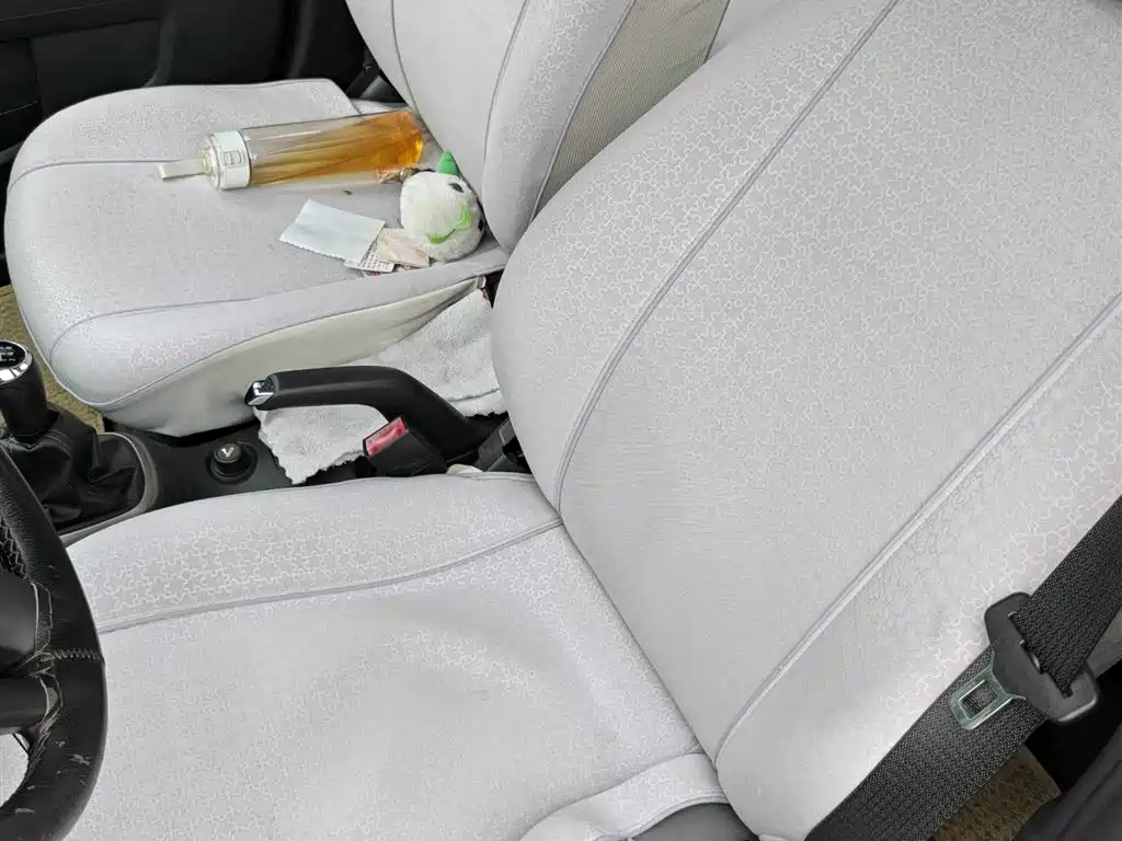 Chevrolet Aveo 2011 Sedan 1.4L MT SL фото 6