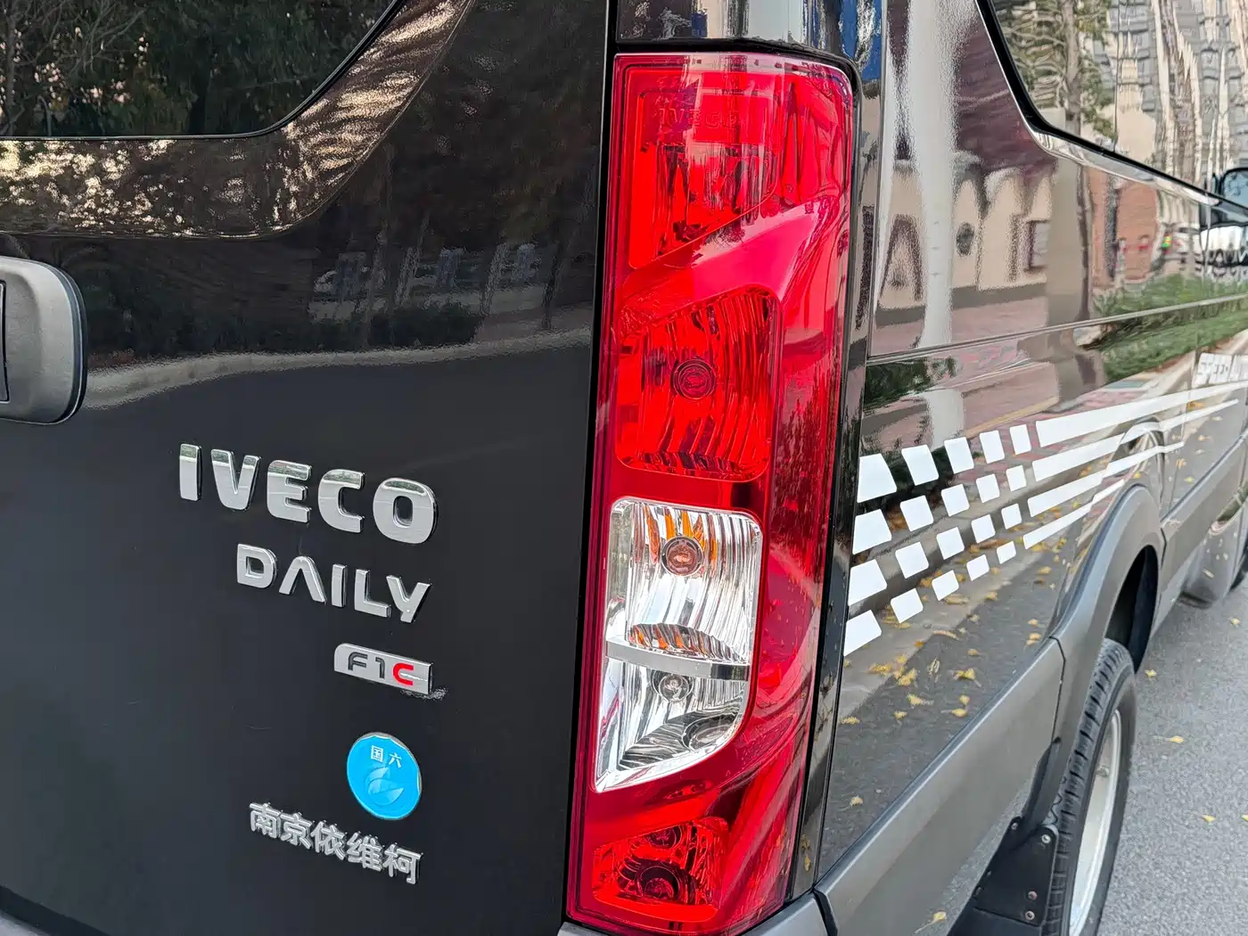 Iveco Daily 2023 2021 3.0T Manual Yunrui Long Wheelbase High Roof Manual Door
