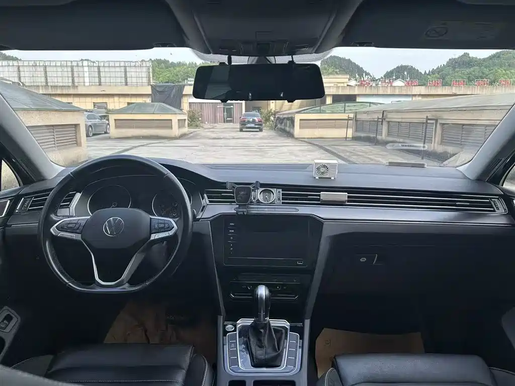 Volkswagen Magotan 2020 330TSI DSG Luxury фото 6