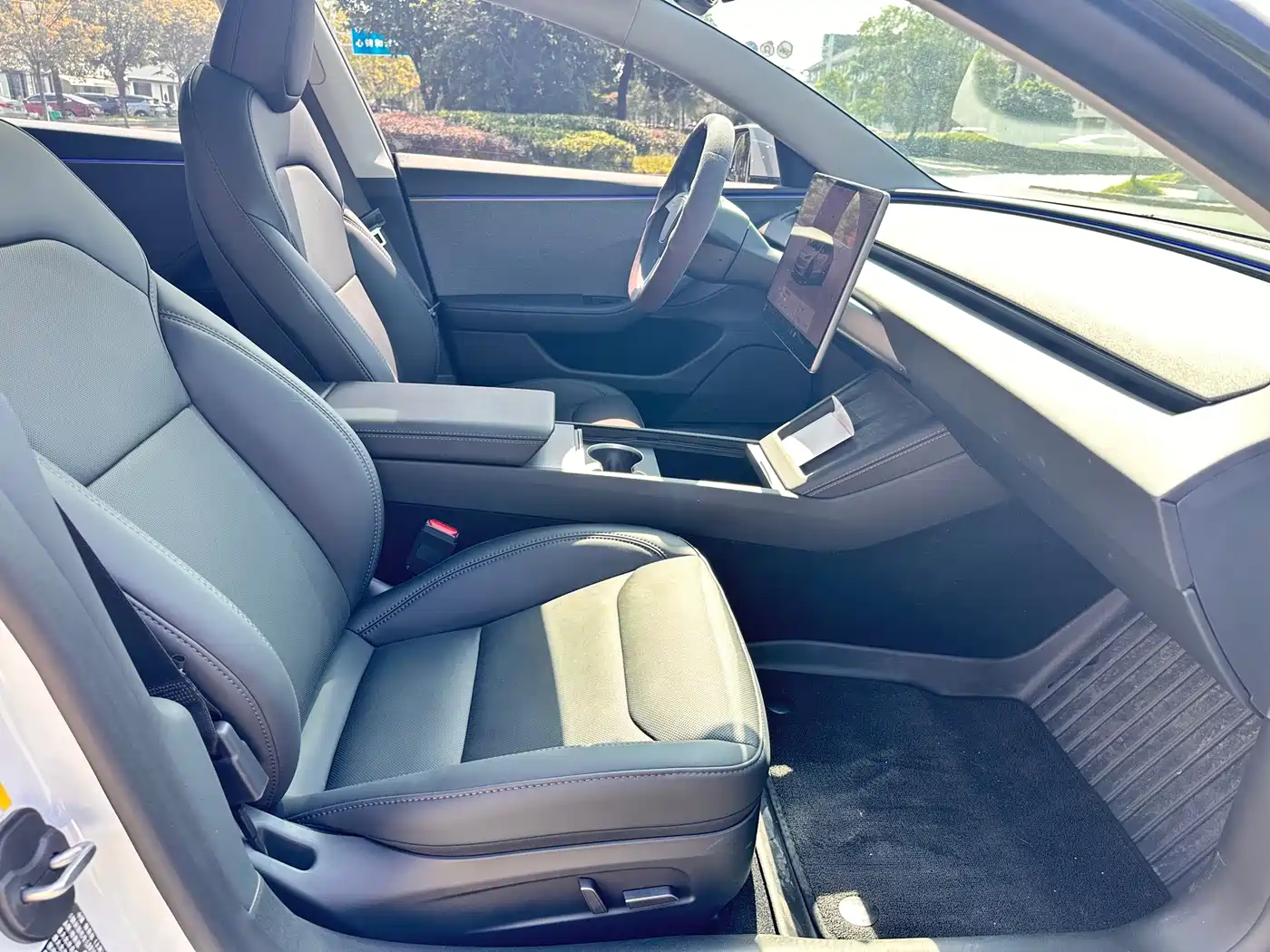 Tesla Model 3 2026 2025 Model Year Facelift Rear-Wheel Drive