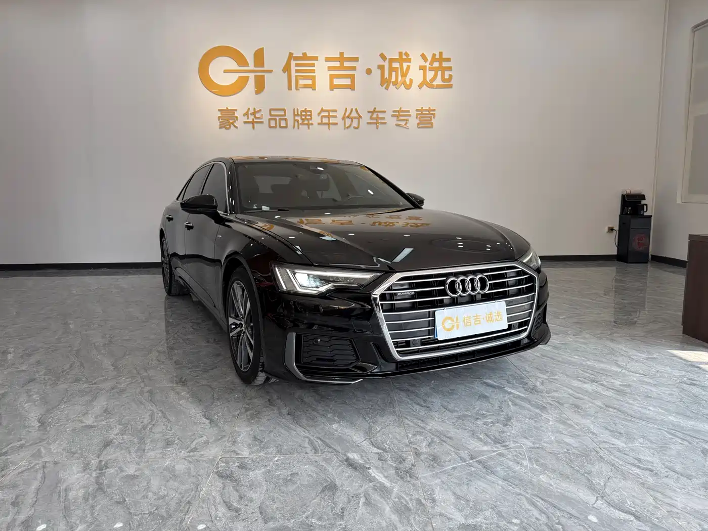 Audi A6L 2021 40 TFSI Luxury Sport фото 2