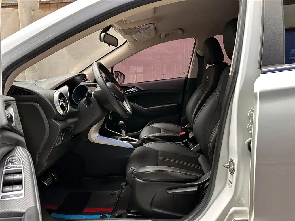 BYD Yuan 2017 1.5L Auto Cool Connect фото 9