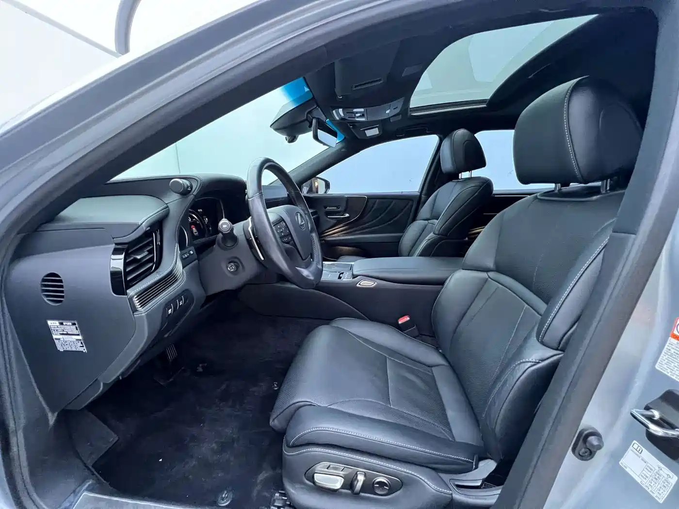 Lexus LS 2022 2021 500h Excellence Edition