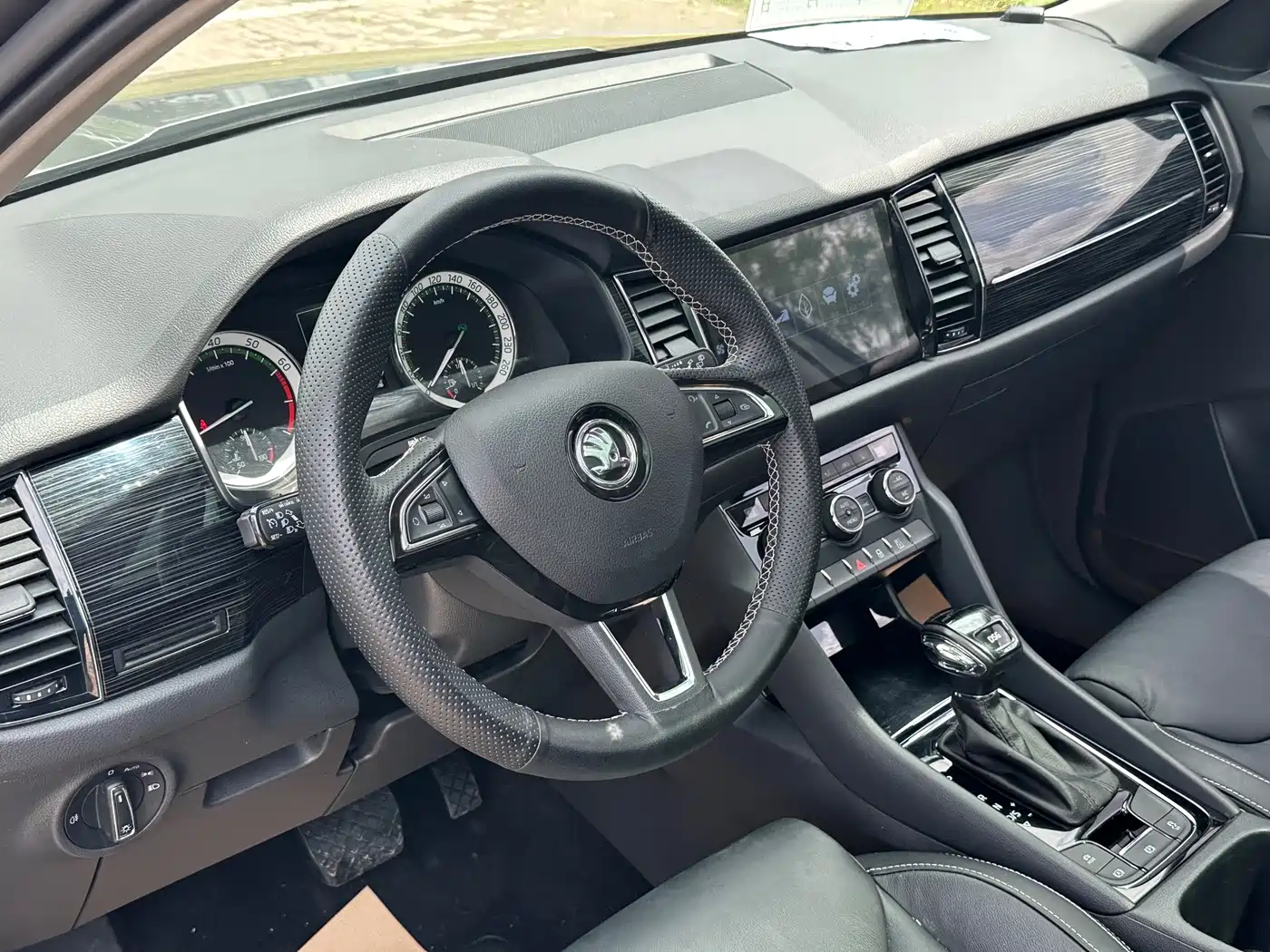 Škoda Kodiaq 2017 TSI330 7-seater 2WD Luxury Edition фото 23