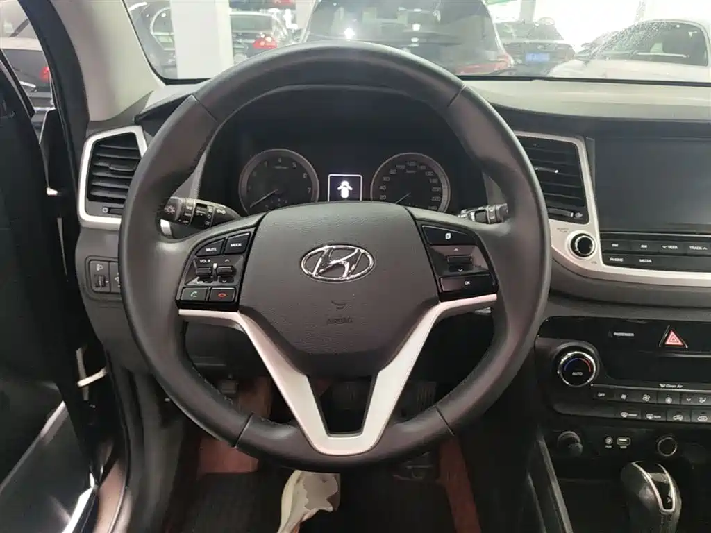 Hyundai Tucson 2015 1.6T Dual Clutch 2WD Smart фото 11