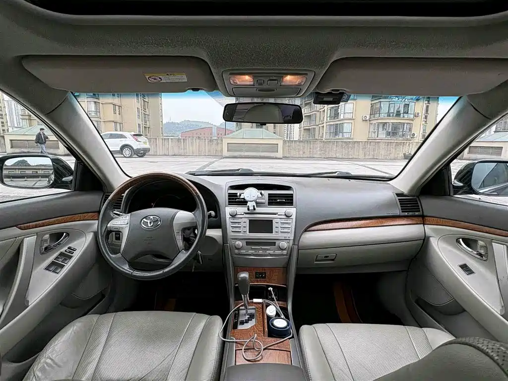 Toyota Camry 2011 240G Classic Anniversary Edition фото 4