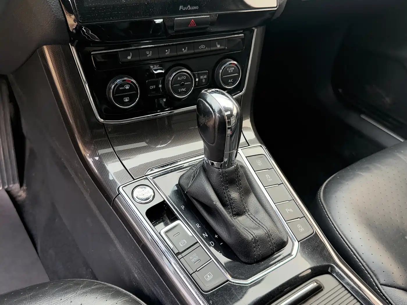 Volkswagen Passat 2017 330TSI DSG Luxury фото 15