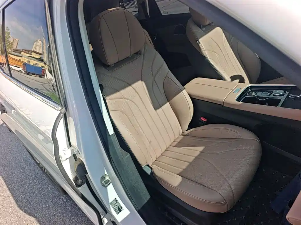 Chery Tiggo 8L 2025 2024 Model 2.0T 2WD Luxury 5-Seater