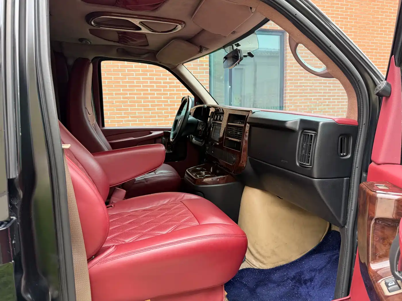 GMC Savana 2010 2011 Model 6.0L Business Star 7-seater