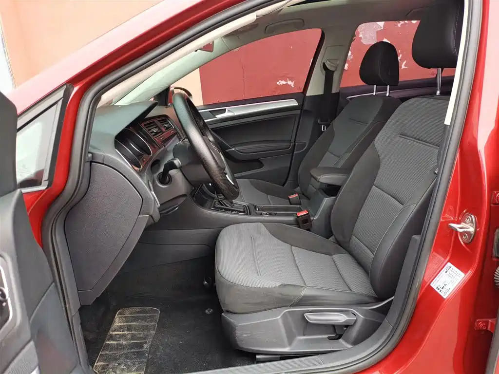 Volkswagen Golf 2018 230TSI Automatic Comfort фото 12