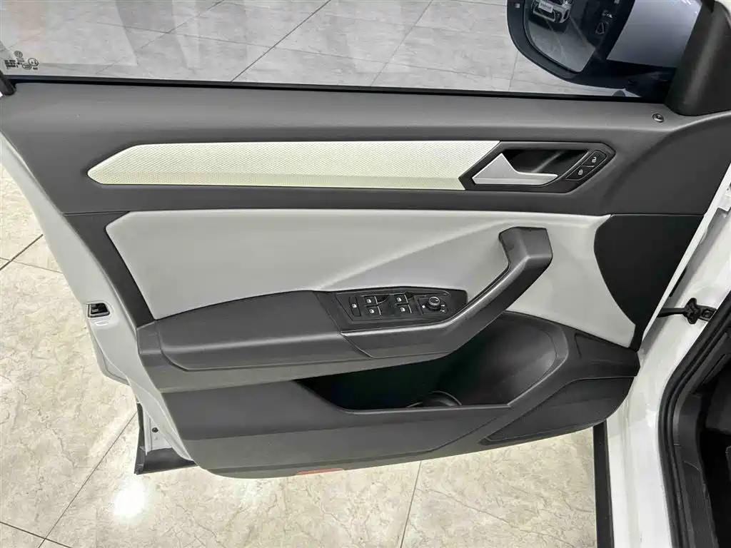 Volkswagen T-ROC 2023 280TSI DSG 2WD Time Edition фото 10