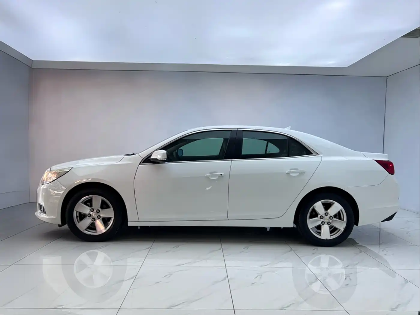 Chevrolet Malibu 2012 2.0L Automatic Comfort Edition фото 4