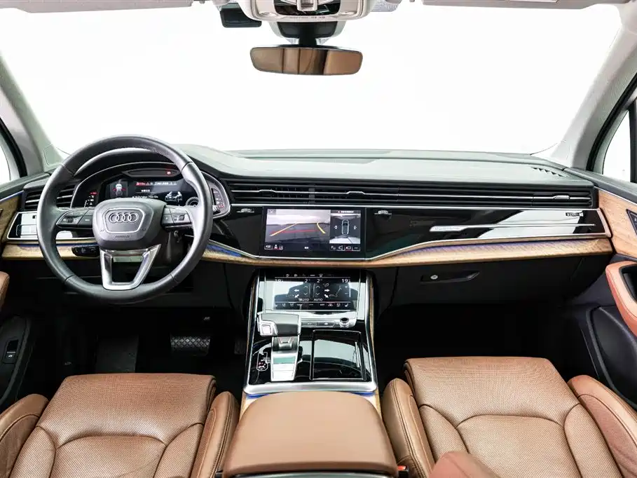 Audi Q7 2023 55 TFSI quattro S Premium фото 6