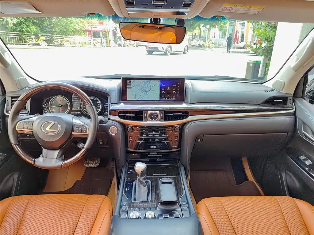 Lexus LX 2016 570 Dynamic Luxury Edition фото 10