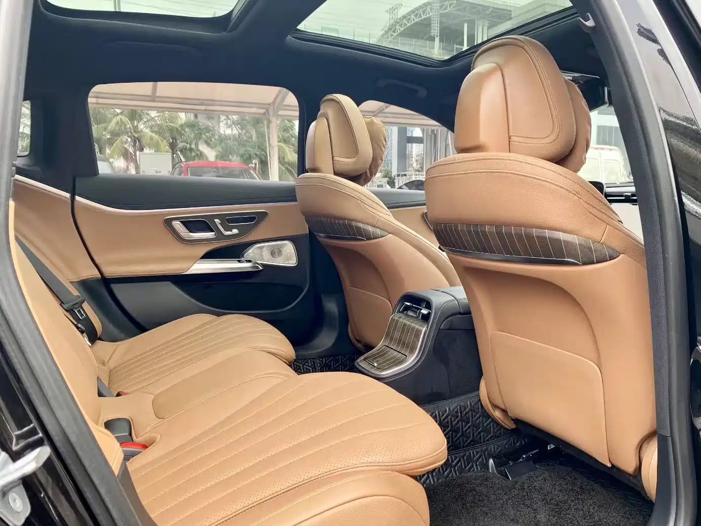 Mercedes-Benz E-Class 2024 Model E 300 L Luxury фото 9