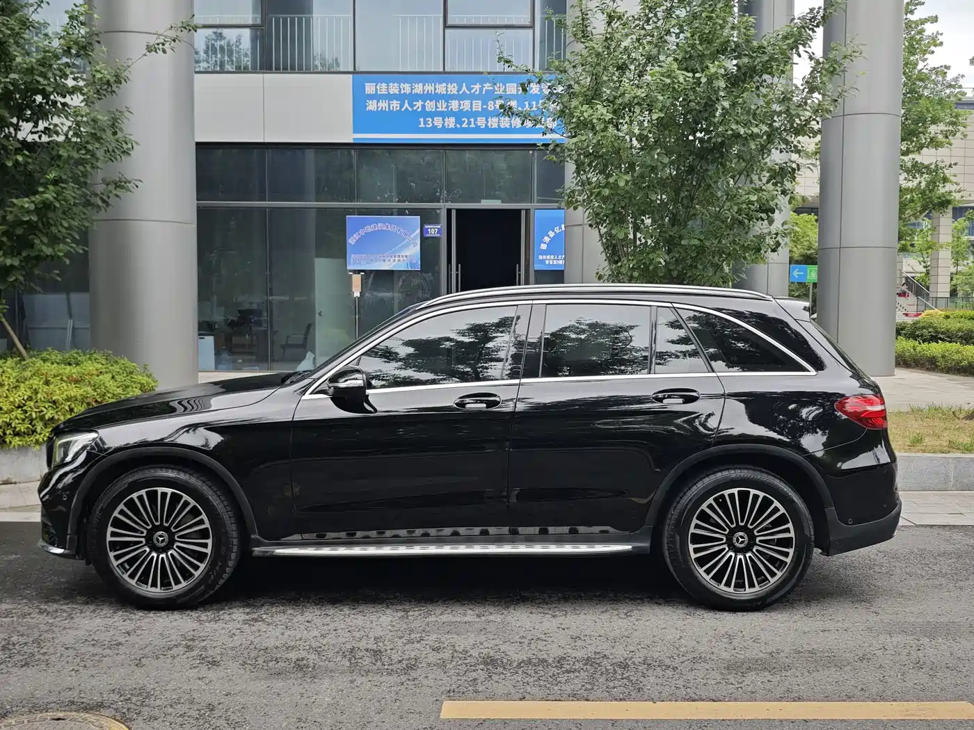 Mercedes-Benz GLC 2018 GLC 260 4MATIC Dynamic фото 7