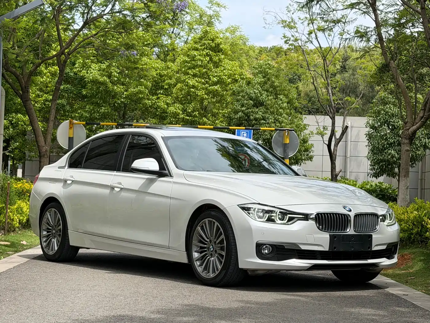 BMW 3 Series 2019 320Li Fashion Type фото 2