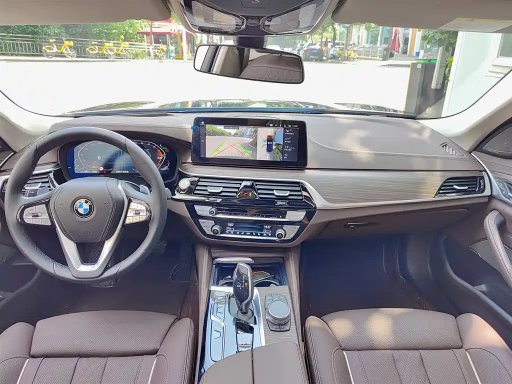 BMW 5 Series 2023 530Li Premium Luxury Package фото 10