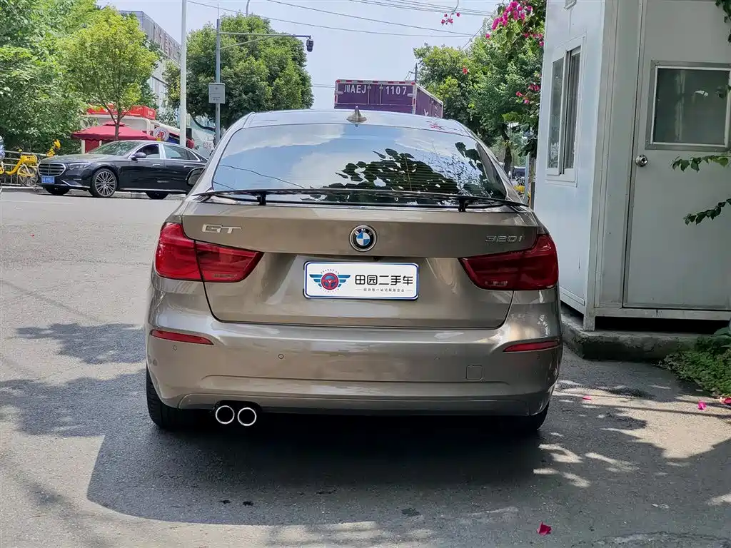 BMW 3 Series GT 2019 320i Fashion Model фото 5