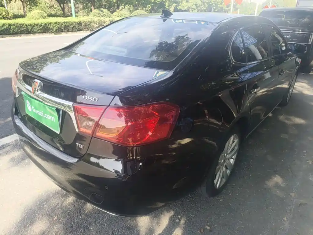 Фото 7 - Roewe 950