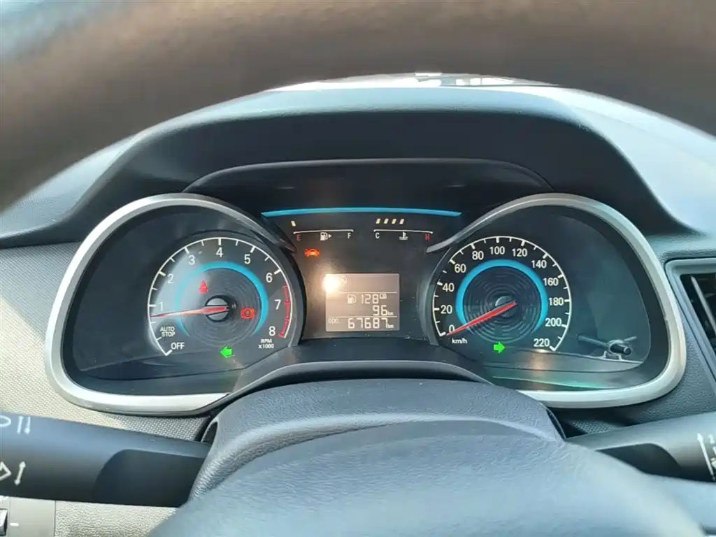 Chevrolet Cavalier 2018 320 Manual Joy Edition фото 12