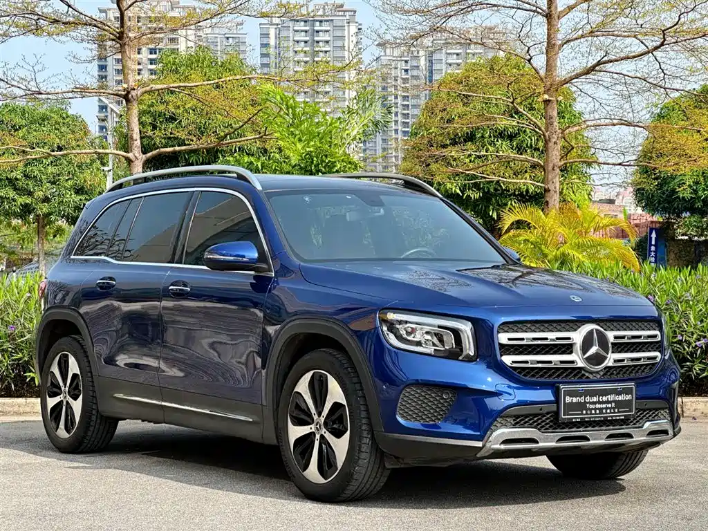 MERCEDES-BENZ GLB