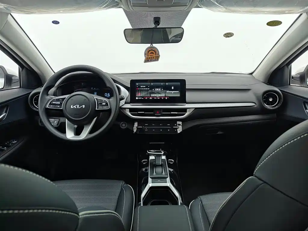 Kia K3 2024 1.5L CVT Comfort Premium Edition фото 17