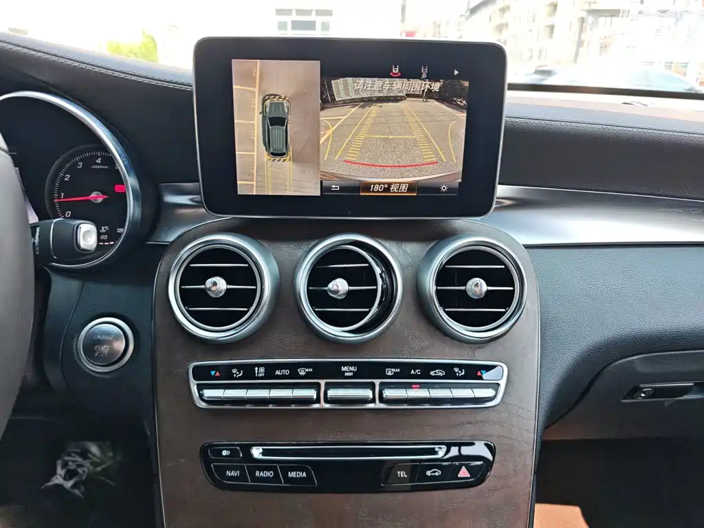 Фото 15 - Mercedes-Benz GLC