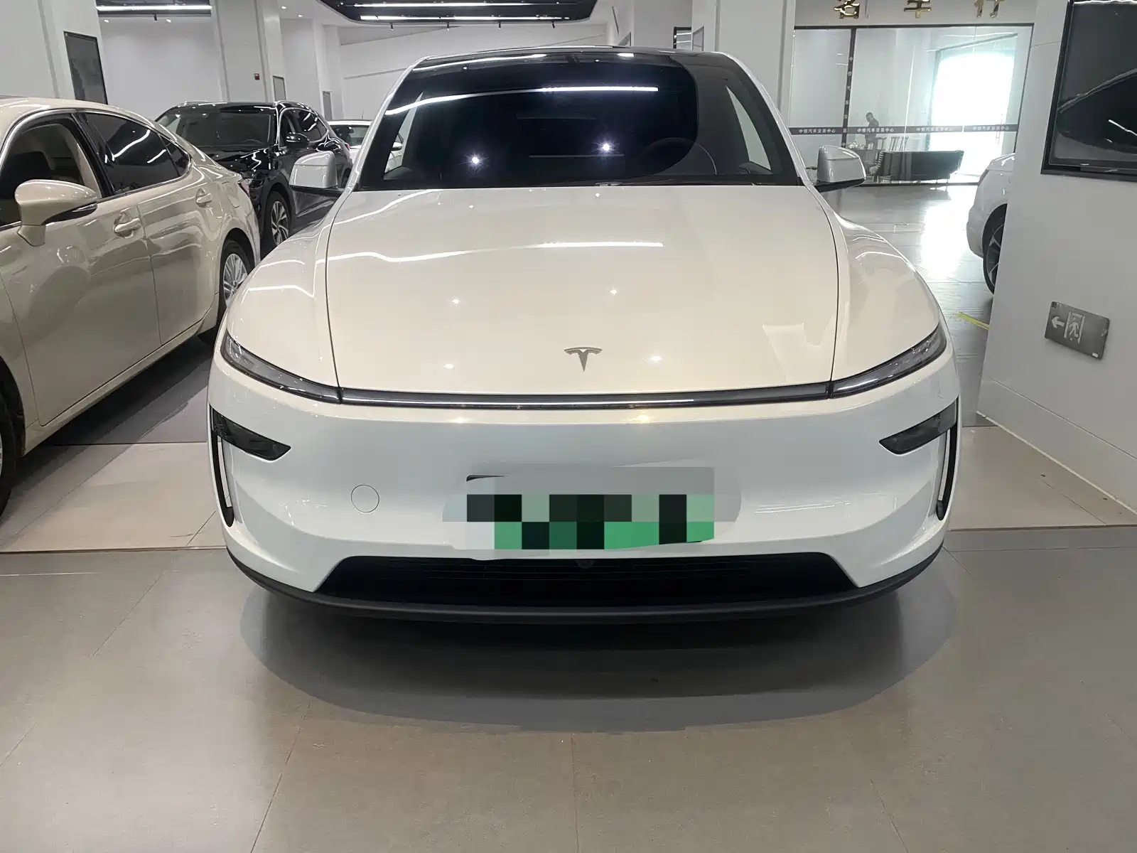 Photo 2 - Tesla Model Y