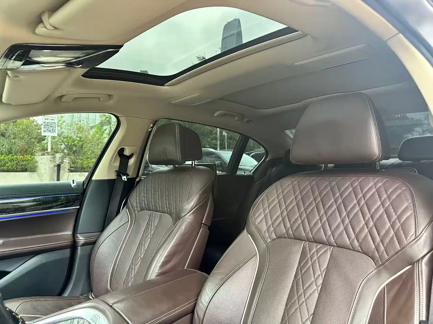 BMW 7 Series 2016 740Li Leading Edition фото 17