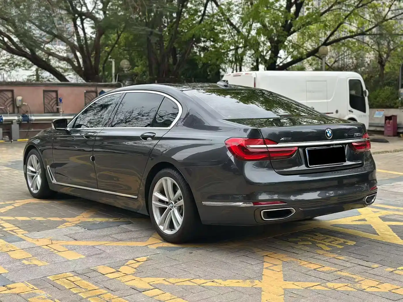 BMW 7 Series 2016 740Li Leading Edition фото 20