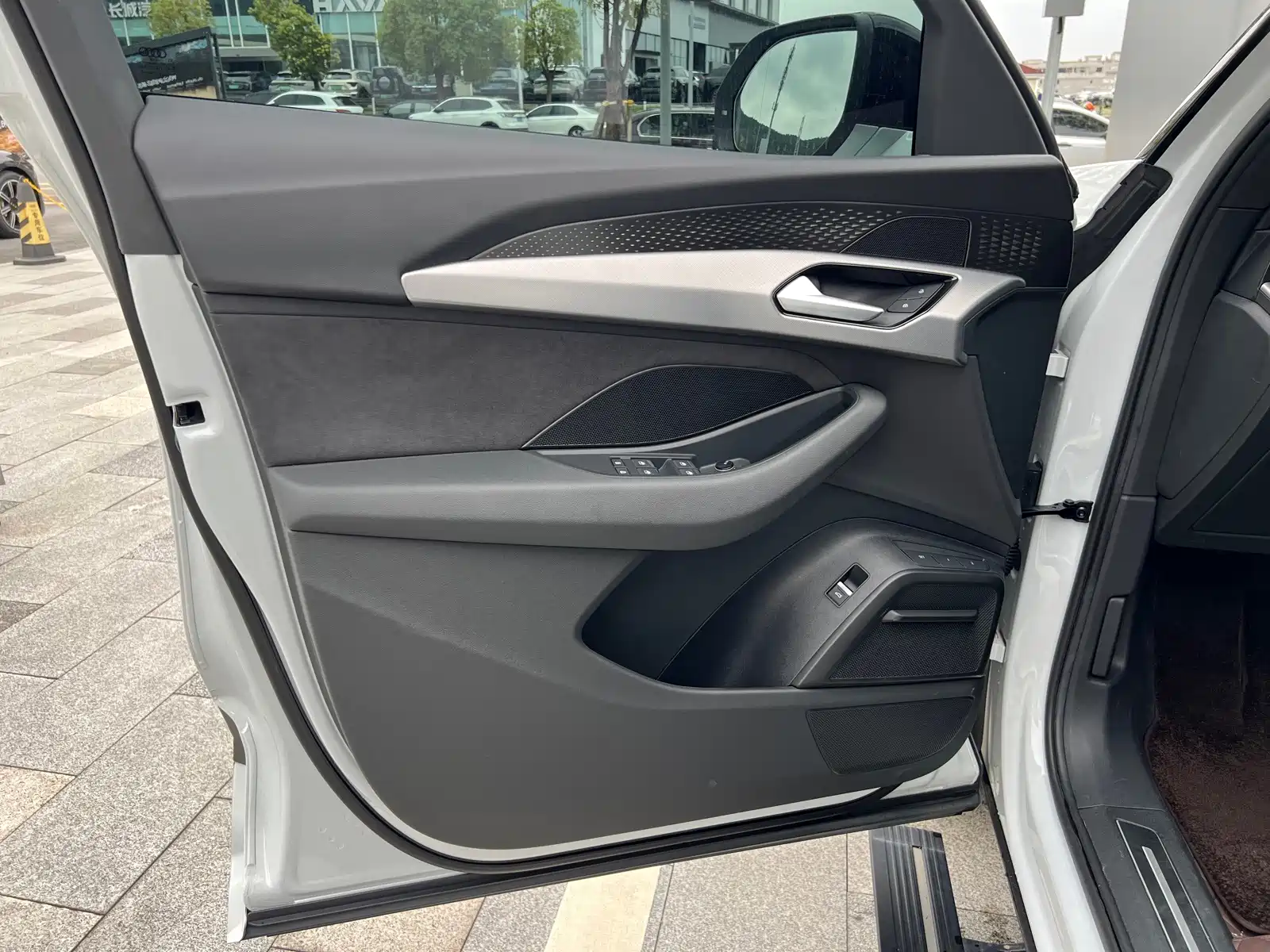 Фото 6 - Audi Q6