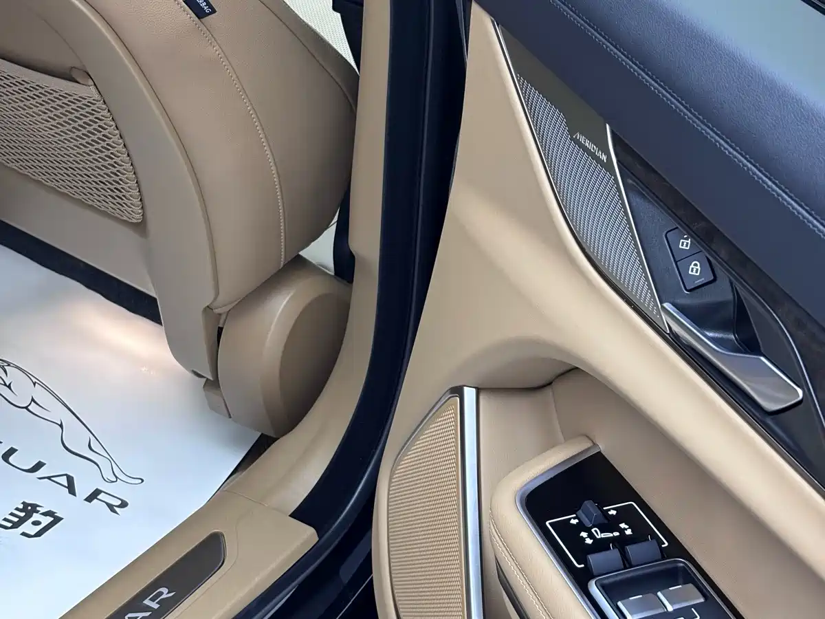 Jaguar XFL 2025 2024 2.0T P250 2WD Premium Luxury