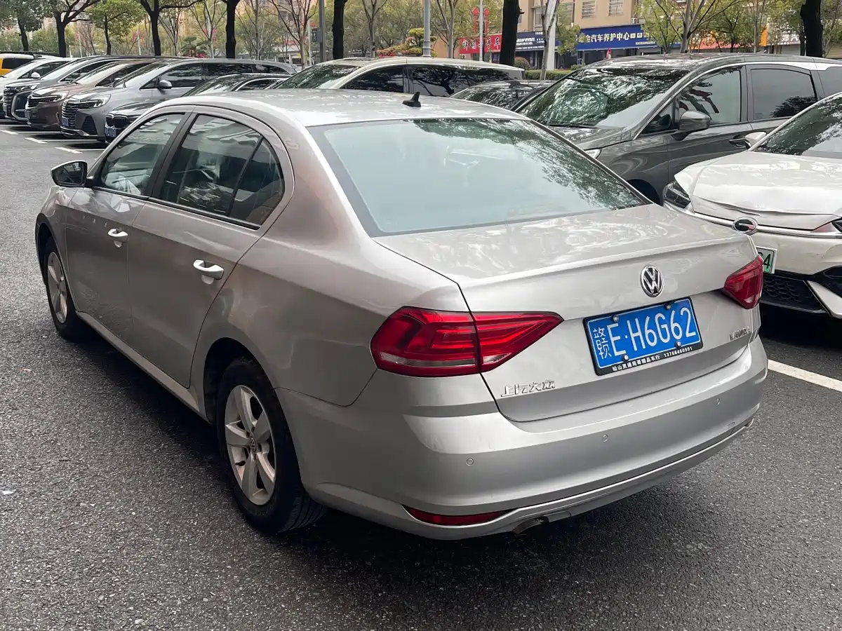 Volkswagen Lavida 2015 1.6L Automatic Trend Edition фото 5