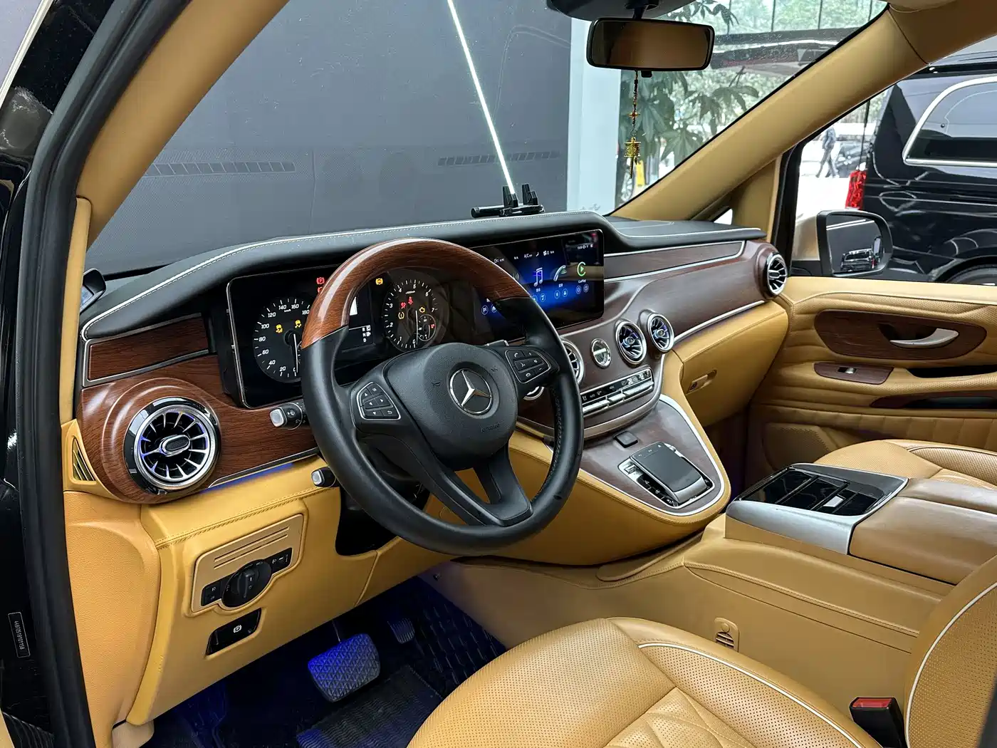 Mercedes-Benz Vito 2020 2.0T Elite Edition (7-seater) фото 16