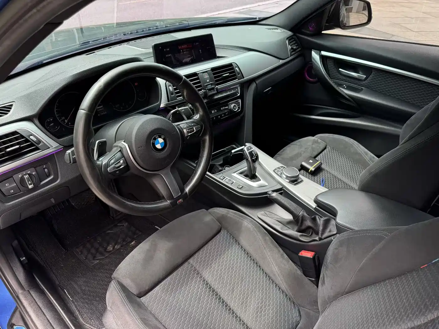 BMW 3 Series 2018 320i M Sport Black Night Edition фото 5