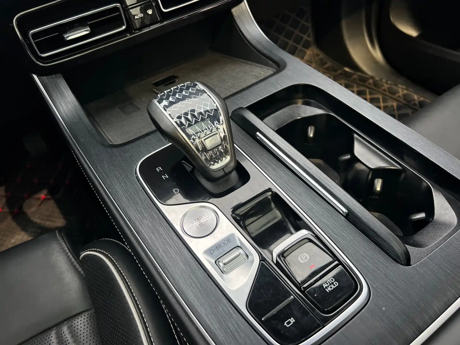 صورة 17 - GAC Trumpchi GS8