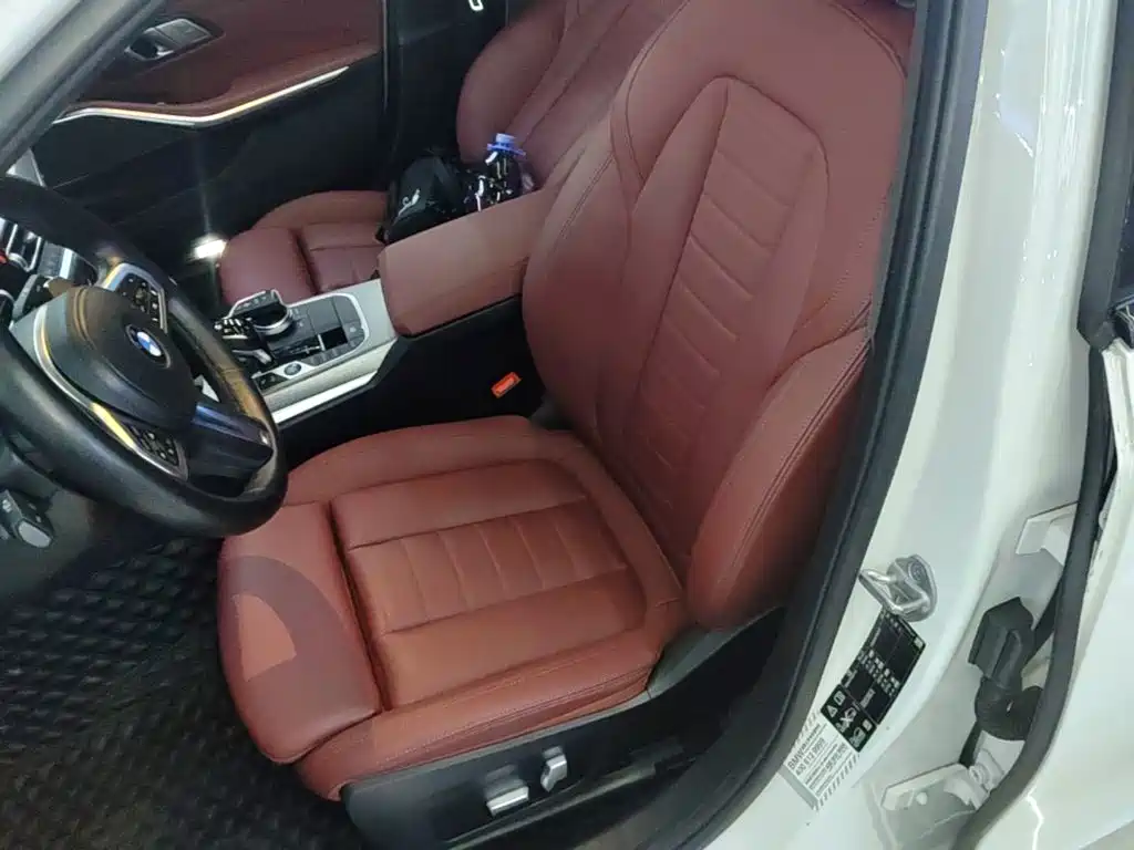 صورة 15 - BMW 3 Series