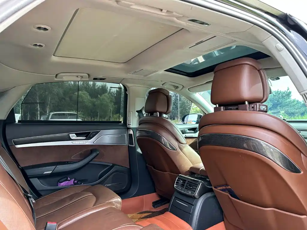 Фото 20 - Audi A8