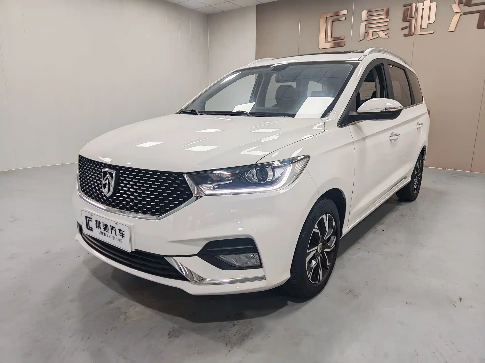 Фото 1 - Baojun 360