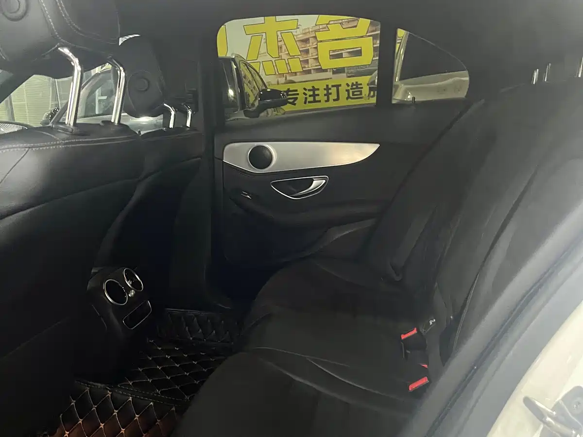 Фото 5 - Mercedes-Benz C-Class